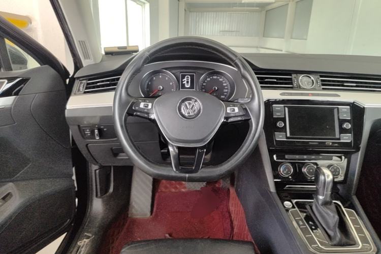Used Volkswagen Magotan 2018 330TSI DSG Advanced Model Steering Wheel