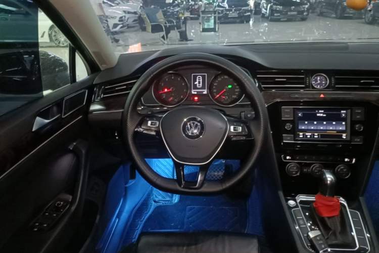 Used Volkswagen Magotan 2018 Facelift 330TSI DSG Luxury Model Steering Wheel