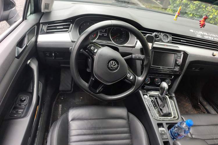 Used Volkswagen Magotan 2018 330TSI DSG Advanced Model Steering Wheel