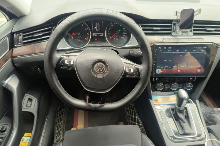 Used Volkswagen Magotan 2018 380TSI DSG Luxury Model Steering Wheel