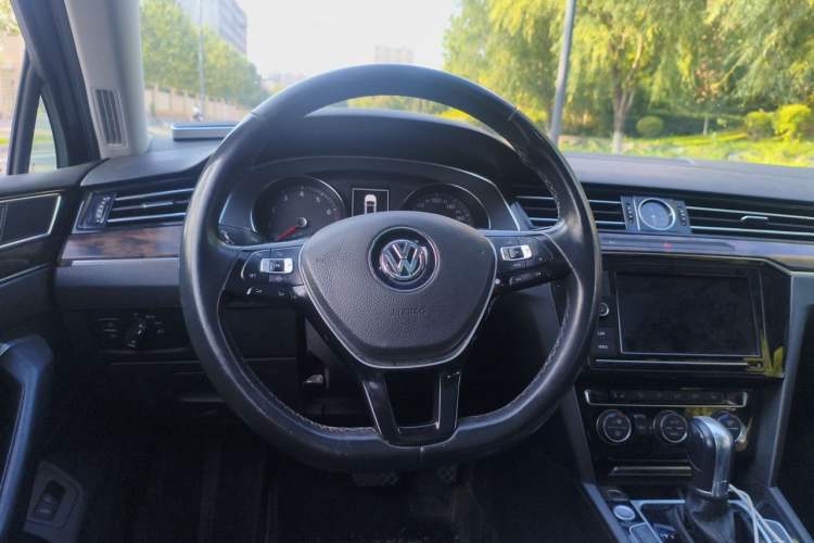 Used Volkswagen Magotan 2018 Facelift 380TSI DSG Luxury Version Steering Wheel
