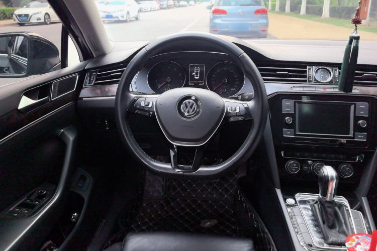 Used Volkswagen Magotan 2018 Facelift 380TSI DSG Luxury Version Steering Wheel