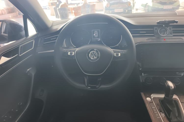 Used Volkswagen Magotan 2018 380TSI DSG Luxury Model Steering Wheel