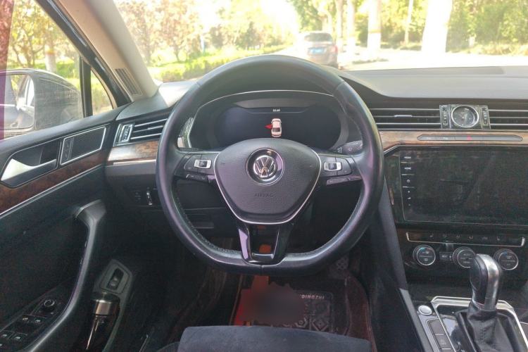 Used Volkswagen Magotan 2018 330TSI DSG Luxury Model Steering Wheel