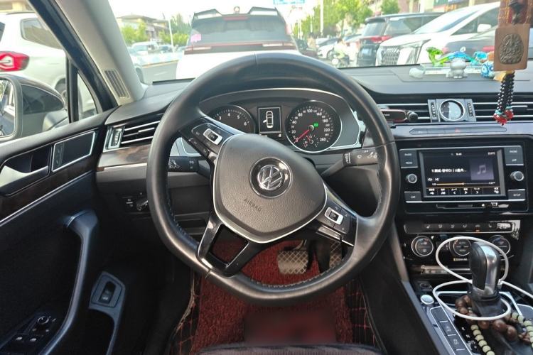 Used Volkswagen Magotan 2018 380TSI DSG Luxury Model Steering Wheel