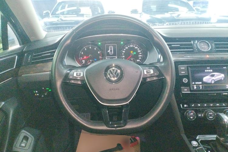 Used Volkswagen Magotan 2018 330TSI DSG Luxury Model Steering Wheel