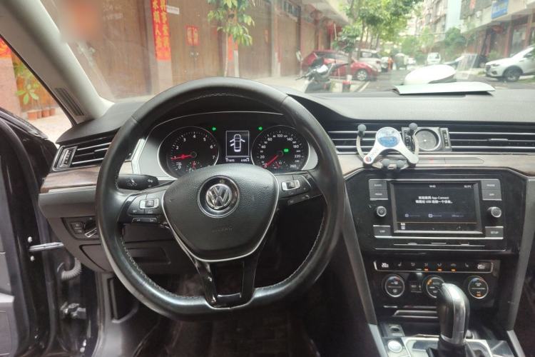 Used Volkswagen Magotan 2018 330TSI DSG Luxury Model Steering Wheel