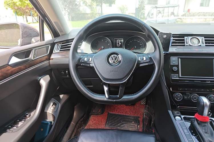 Used Volkswagen Magotan 2018 Facelift 330TSI DSG Luxury Model Steering Wheel