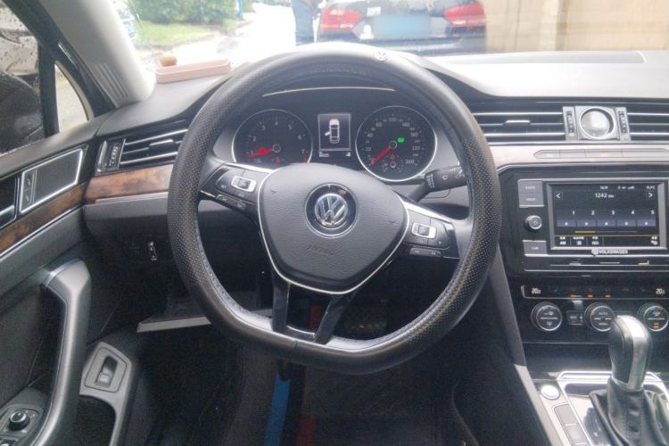 Used Volkswagen Magotan 2018 330TSI DSG Luxury Model Steering Wheel