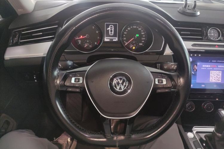 Used Volkswagen Magotan 2018 330TSI DSG Advanced Model Steering Wheel