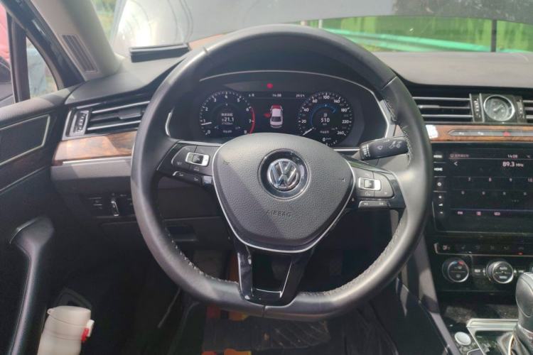 Used Volkswagen Magotan 2018 330TSI DSG Luxury Model Steering Wheel