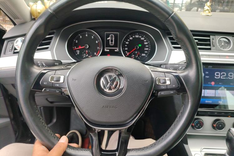 Used Volkswagen Magotan 2018 280TSI DSG Leading Model Steering Wheel