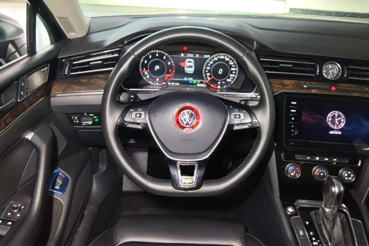 Used Volkswagen Magotan 2018 280TSI DSG Leading Model Steering Wheel