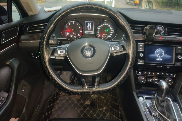 Used Volkswagen Magotan 2018 Facelift 330TSI DSG Luxury Model Steering Wheel