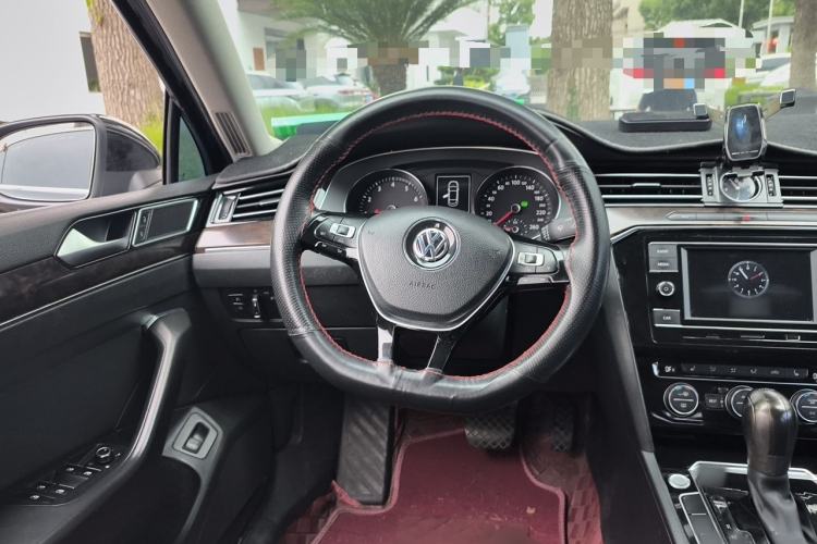 Used Volkswagen Magotan 2018 330TSI DSG Luxury Model Steering Wheel