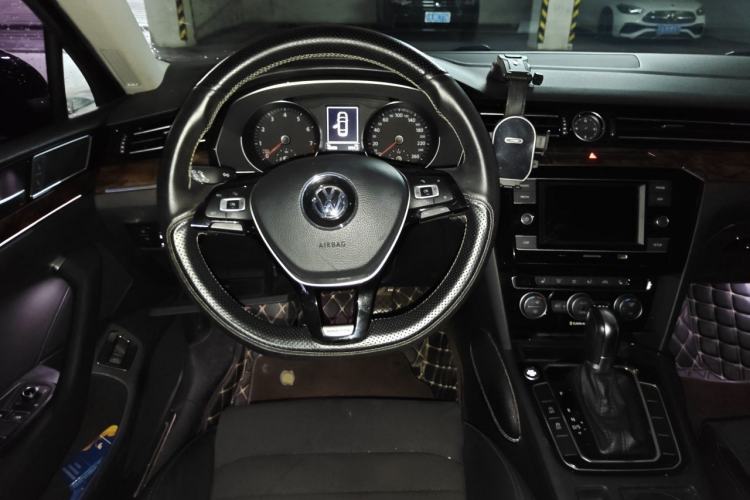 Used Volkswagen Magotan 2018 330TSI DSG Luxury Model Steering Wheel