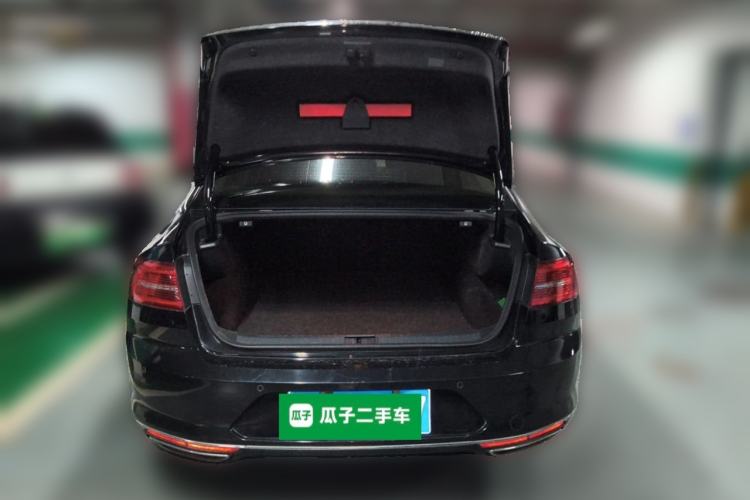 Used Volkswagen Magotan 2018 330TSI DSG Luxury Model Trunk
