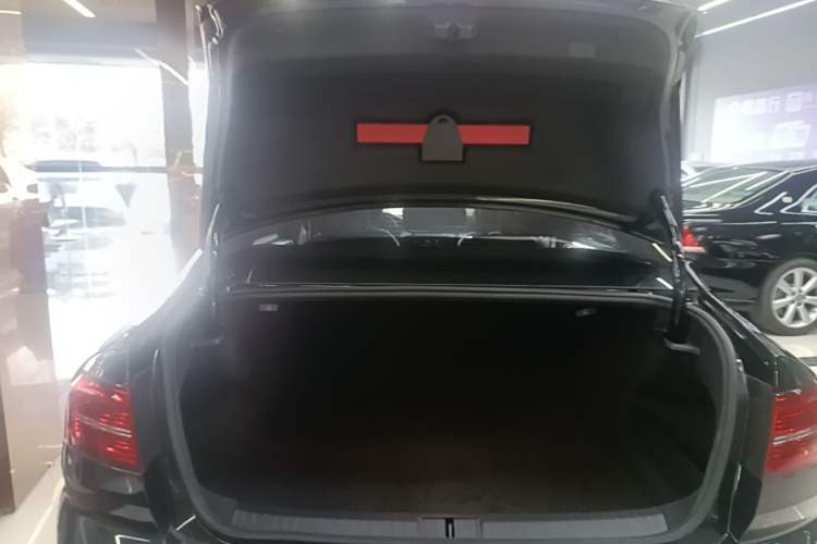 Used Volkswagen Magotan 2018 280TSI DSG Leading Model Trunk