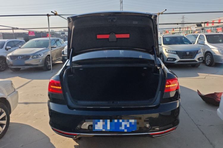 Used Volkswagen Magotan 2018 Facelift 330TSI DSG Luxury Model Trunk