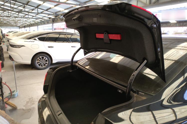 Used Volkswagen Magotan 2018 330TSI DSG Advanced Model Trunk