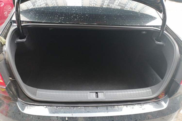 Used Volkswagen Magotan 2018 330TSI DSG Advanced Model Trunk