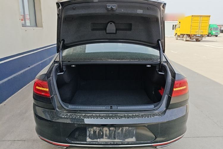 Used Volkswagen Magotan 2018 Facelift 330TSI DSG Luxury Model Trunk
