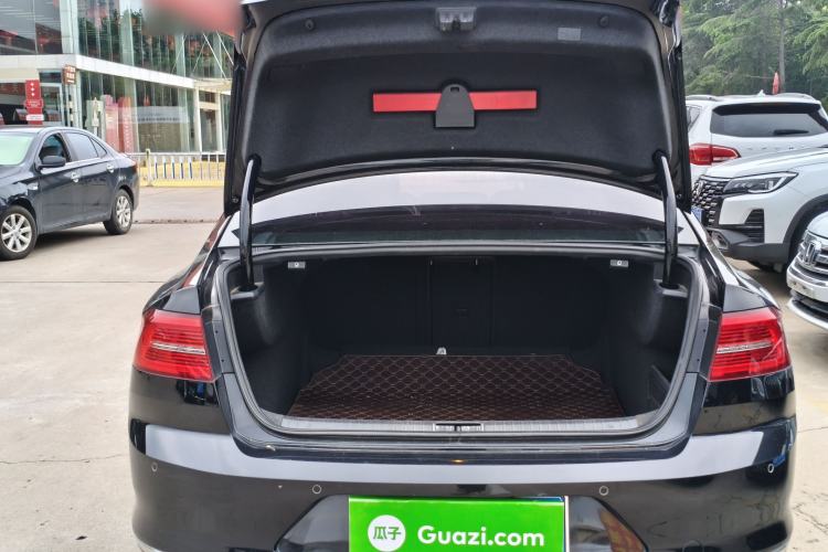 Used Volkswagen Magotan 2018 330TSI DSG Luxury Model Trunk