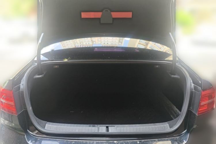 Used Volkswagen Magotan 2018 330TSI DSG Luxury Model Trunk