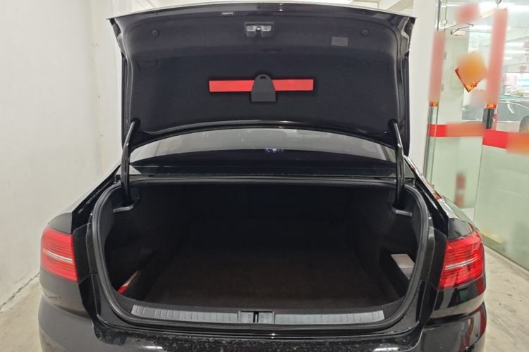 Used Volkswagen Magotan 2018 280TSI DSG Comfort Model Trunk