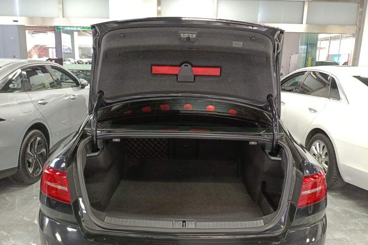 Used Volkswagen Magotan 2018 Facelift 380TSI DSG Luxury Version Trunk