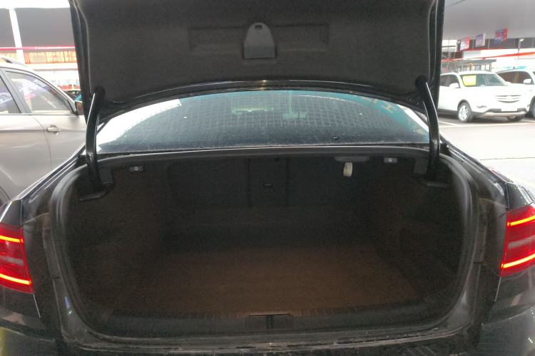 Used Volkswagen Magotan 2018 Facelift 330TSI DSG Luxury Model Trunk