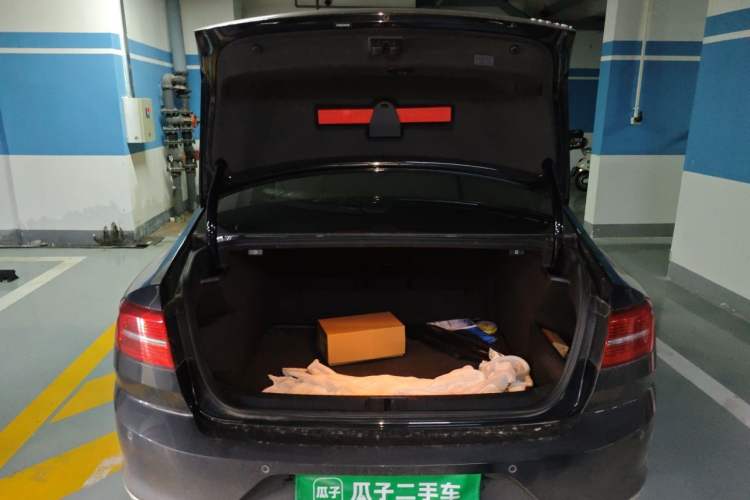 Used Volkswagen Magotan 2018 330TSI DSG Luxury Model Trunk