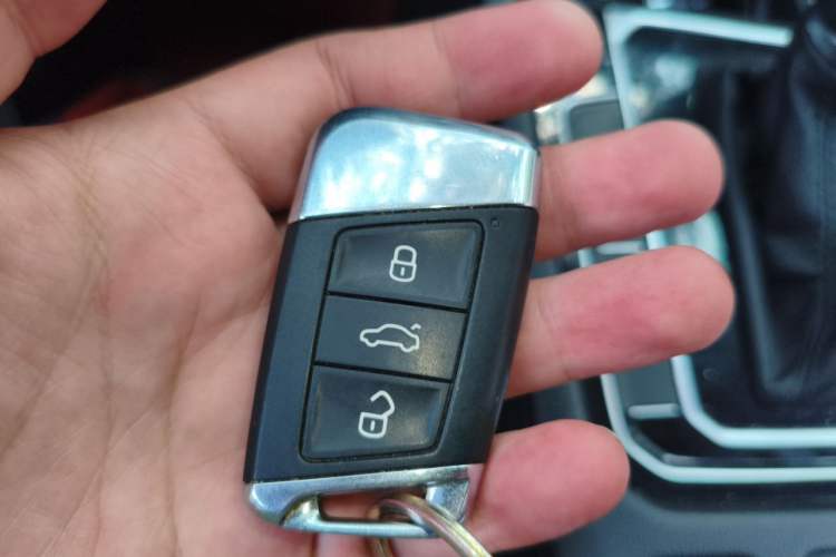 Used Volkswagen Magotan 2018 330TSI DSG Advanced Model Vehicle Key