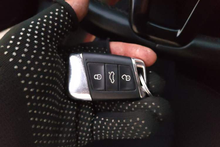Used Volkswagen Magotan 2018 330TSI DSG Advanced Model Vehicle Key