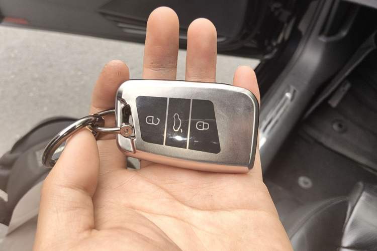 Used Volkswagen Magotan 2018 330TSI DSG Advanced Model Vehicle Key