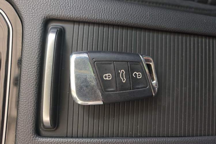 Used Volkswagen Magotan 2018 Facelift 380TSI DSG Luxury Version Vehicle Key