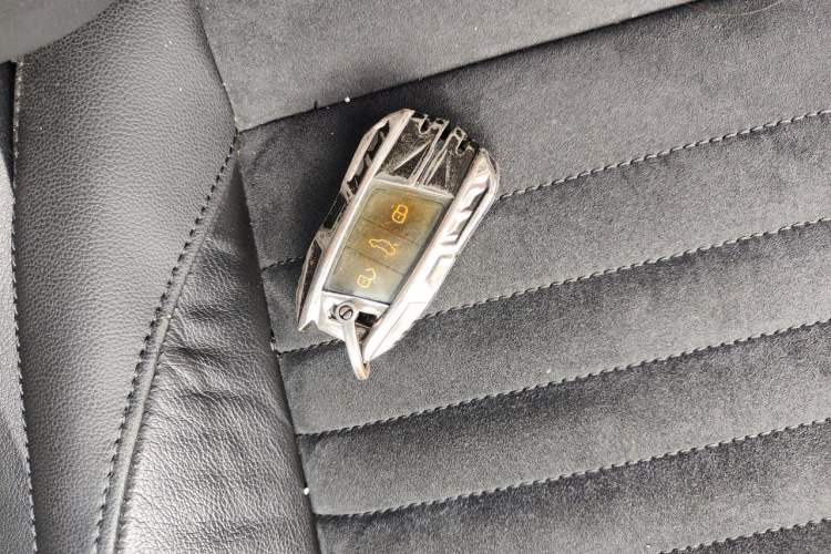 Used Volkswagen Magotan 2018 330TSI DSG Luxury Model Vehicle Key