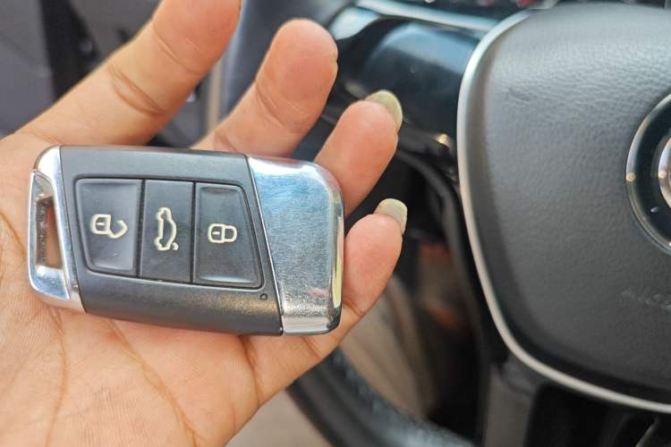 Used Volkswagen Magotan 2018 280TSI DSG Comfort Model Vehicle Key