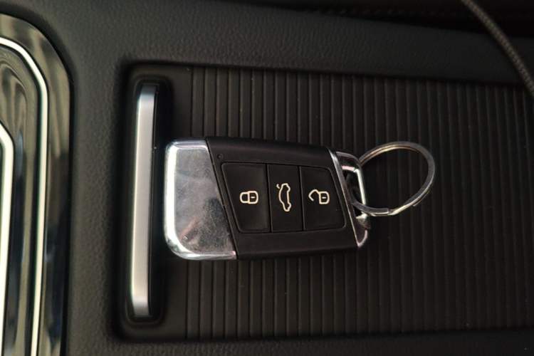 Used Volkswagen Magotan 2018 Facelift 330TSI DSG Luxury Model Vehicle Key