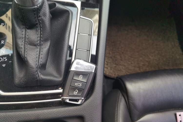 Used Volkswagen Magotan 2018 330TSI DSG Advanced Model Vehicle Key