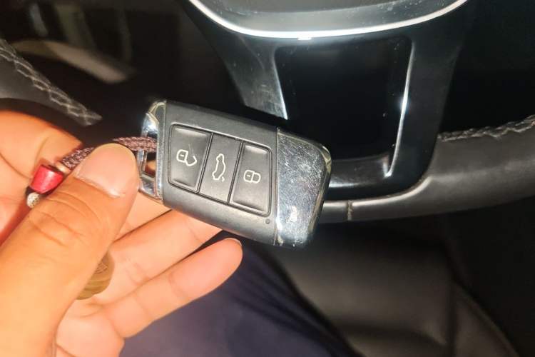 Used Volkswagen Magotan 2018 280TSI DSG Comfort Model Vehicle Key