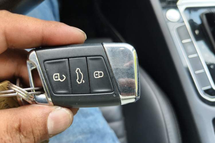 Used Volkswagen Magotan 2018 330TSI DSG Advanced Model Vehicle Key