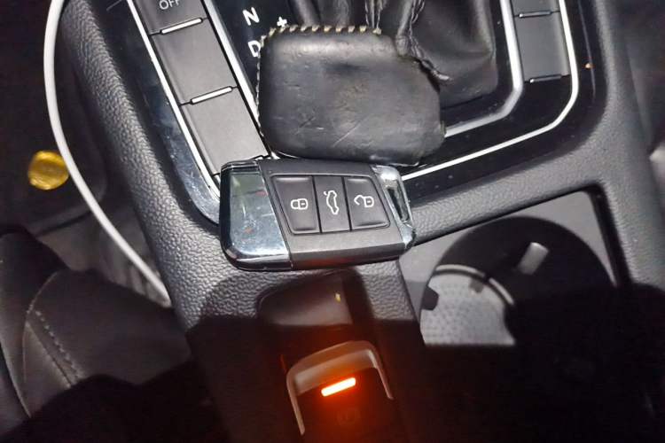 Used Volkswagen Magotan 2018 380TSI DSG Luxury Model Vehicle Key