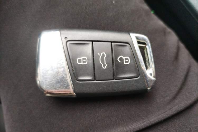 Used Volkswagen Magotan 2018 330TSI DSG Luxury Model Vehicle Key