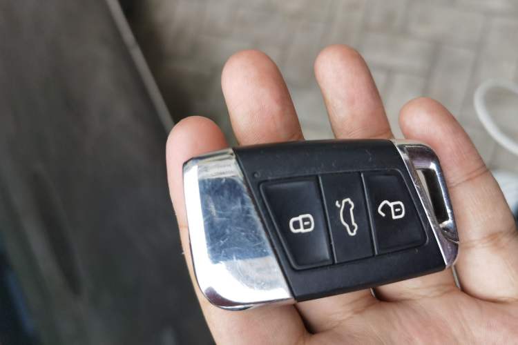 Used Volkswagen Magotan 2018 330TSI DSG Luxury Model Vehicle Key