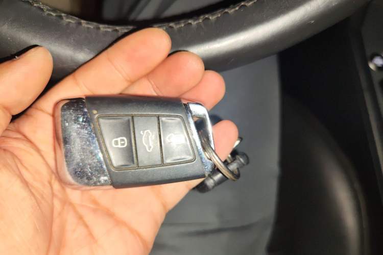 Used Volkswagen Magotan 2018 280TSI DSG Comfort Model Vehicle Key