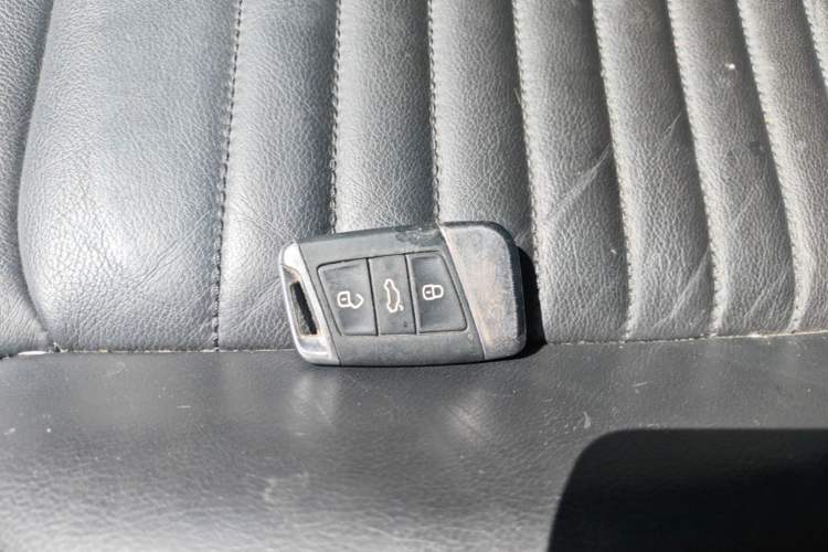 Used Volkswagen Magotan 2018 330TSI DSG Advanced Model Vehicle Key