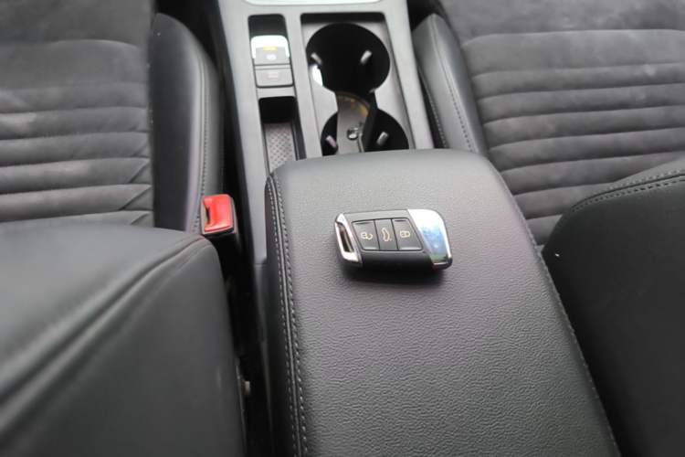Used Volkswagen Magotan 2018 330TSI DSG Luxury Model Vehicle Key