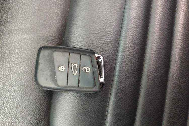 Used Volkswagen Magotan 2018 330TSI DSG Advanced Model Vehicle Key