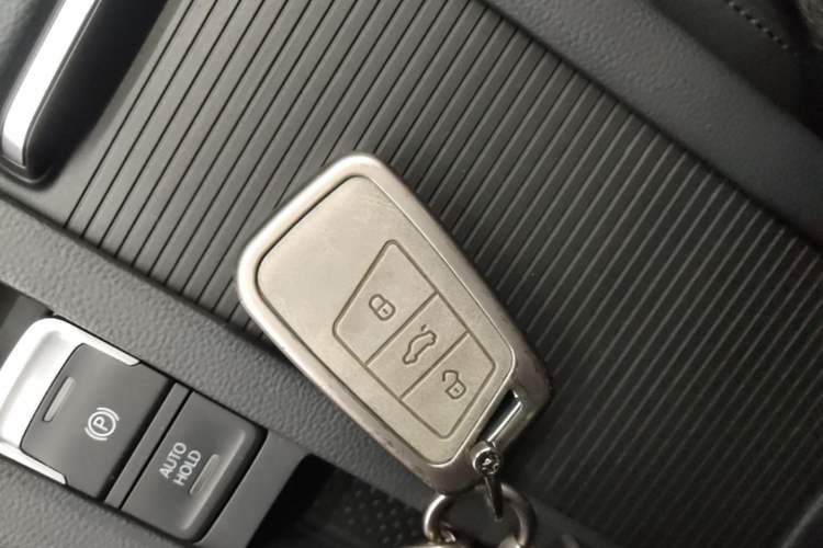Used Volkswagen Magotan 2018 330TSI DSG Advanced Model Vehicle Key